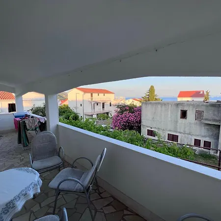 Old And Cute Renovated House 100m From The Sea Apartment